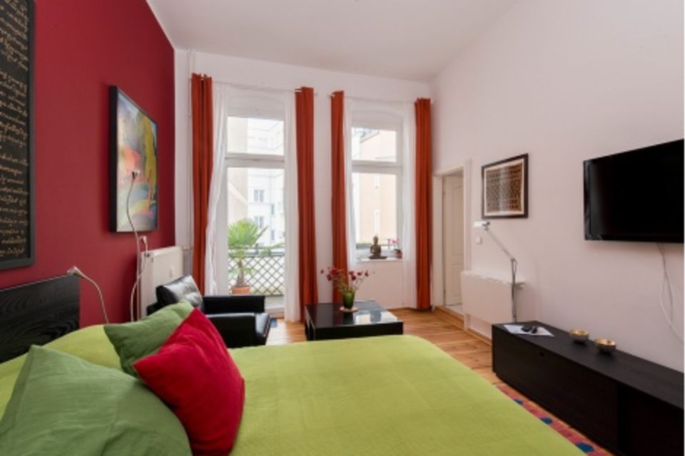 Furnished apartment, bedroom with accent wall in Berlin Mitte