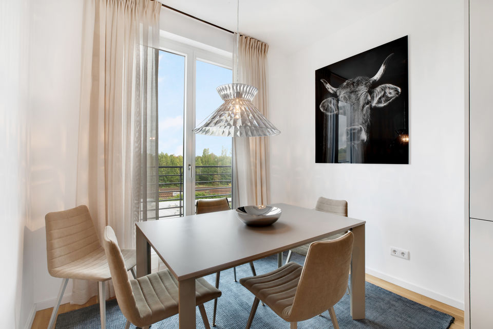 Furnished apartment, dining room with balcony view in Berlin Wilmersdorf