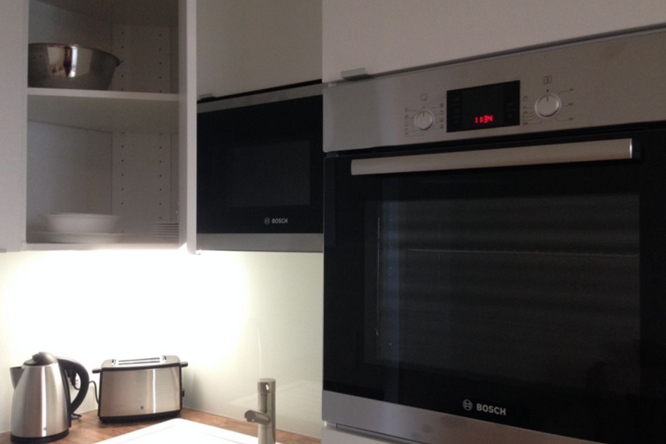 Furnished apartment, kitchen with Bosch built-in appliances in Berlin Mitte