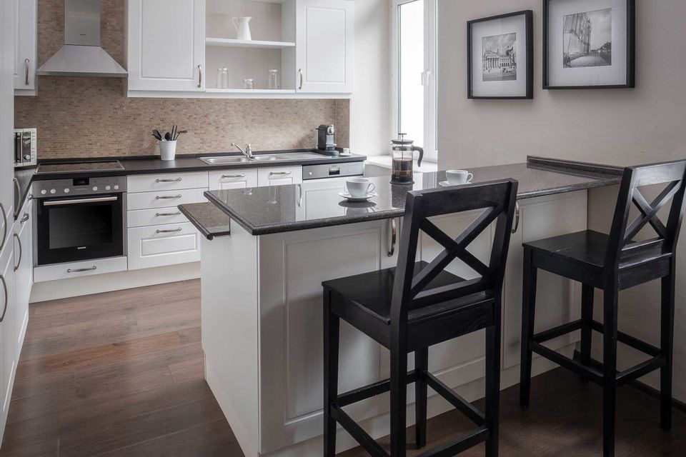 Furnished apartment, kitchen with cooking island in Berlin Schöneberg