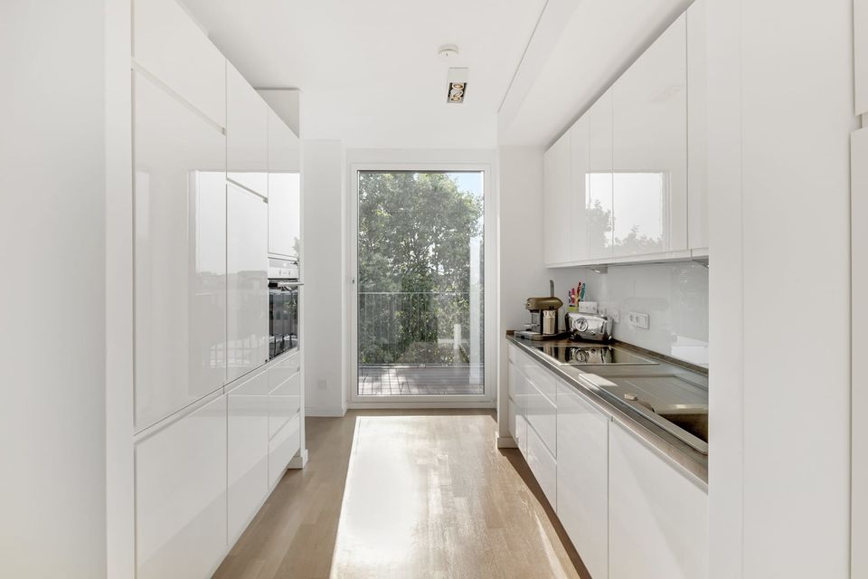 Furnished apartment, kitchen with terrace access in Berlin Mitte