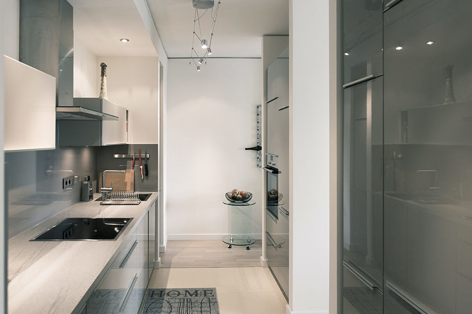 Furnished apartment, kitchen with modern glass partition in Berlin Mitte