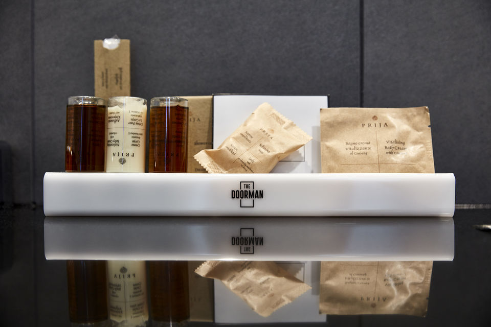 Serviced Apartment, Badezimmer mit Designer-Amenities in Frankfurt Innenstadt