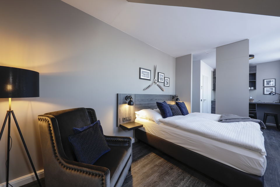 Serviced apartment, bedroom with modern furnishings in Berlin Adlershof