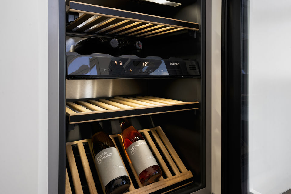 Luxuswohnung, Küche mit Weinkühlschrank in Berlin Charlottenburg