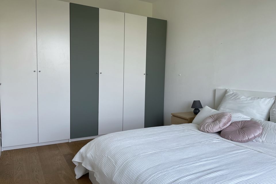 Furnished apartment, bedroom with built-in wardrobes in Berlin Mitte