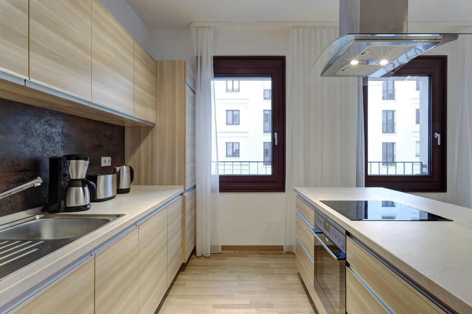 Möblierte Wohnung, Küche mit Kochinsel in Berlin Mitte
