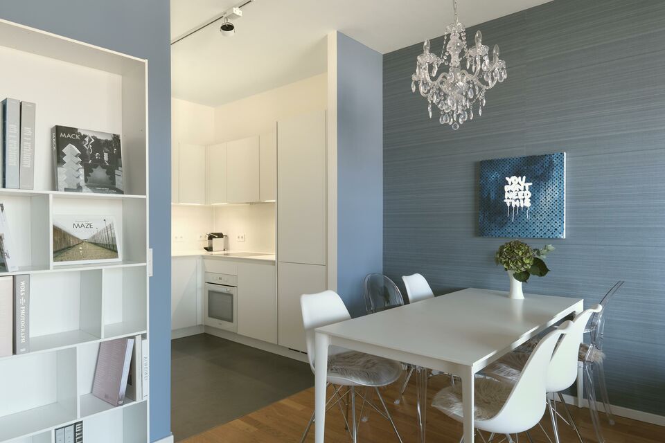 Furnished apartment, dining room with crystal chandelier in Berlin Mitte