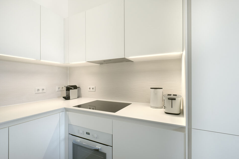 Furnished apartment, kitchen with induction cooktop in Berlin Mitte