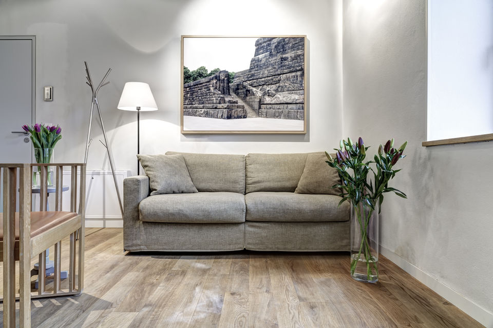 Furnished apartment, living room with wooden flooring in Berlin Friedrichshain