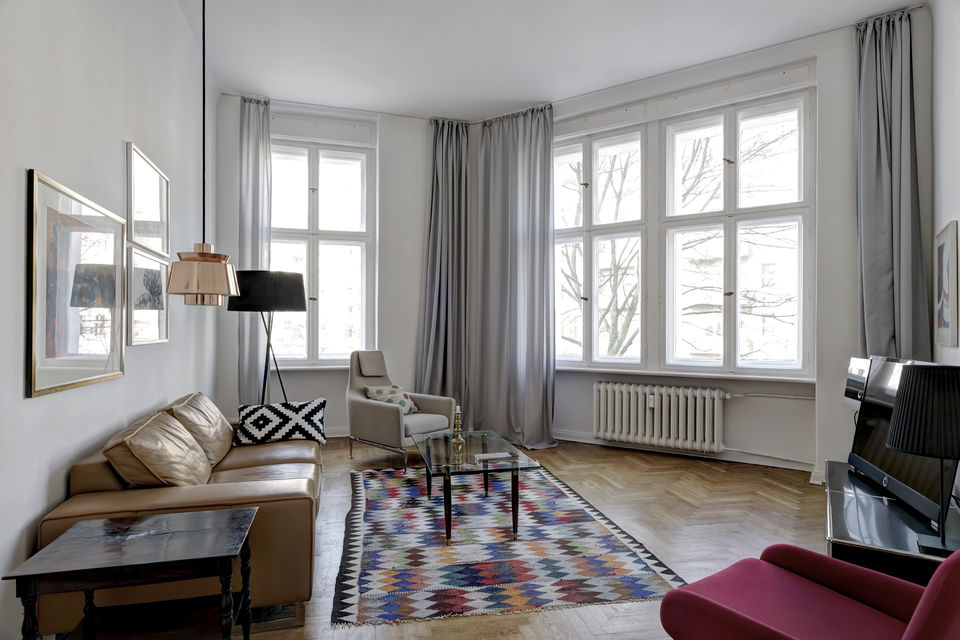 Furnished apartment, living room with bay windows in Berlin Wilmersdorf