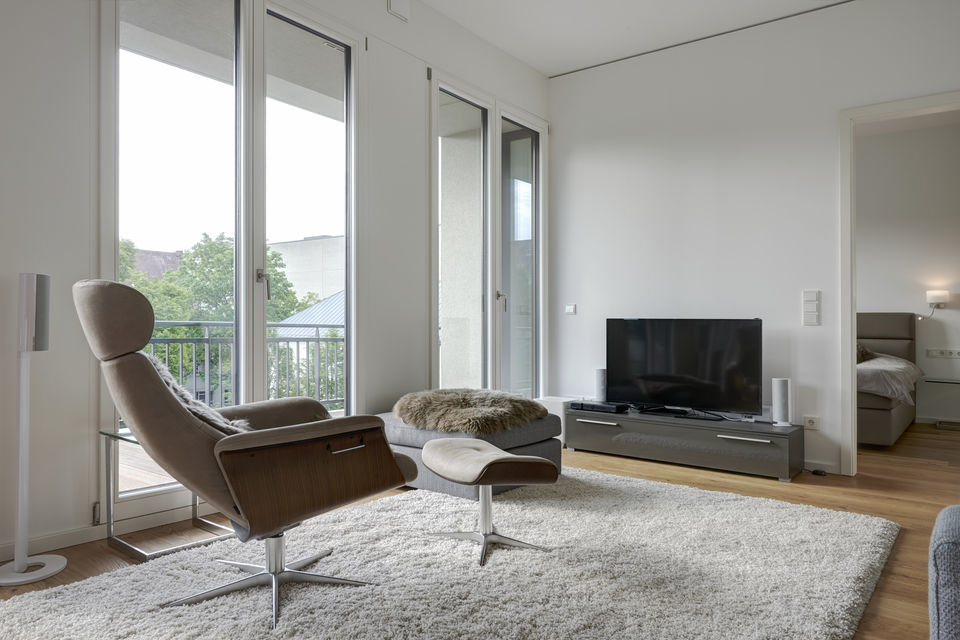 Furnished apartment, living room with balcony access in Berlin Friedrichshain