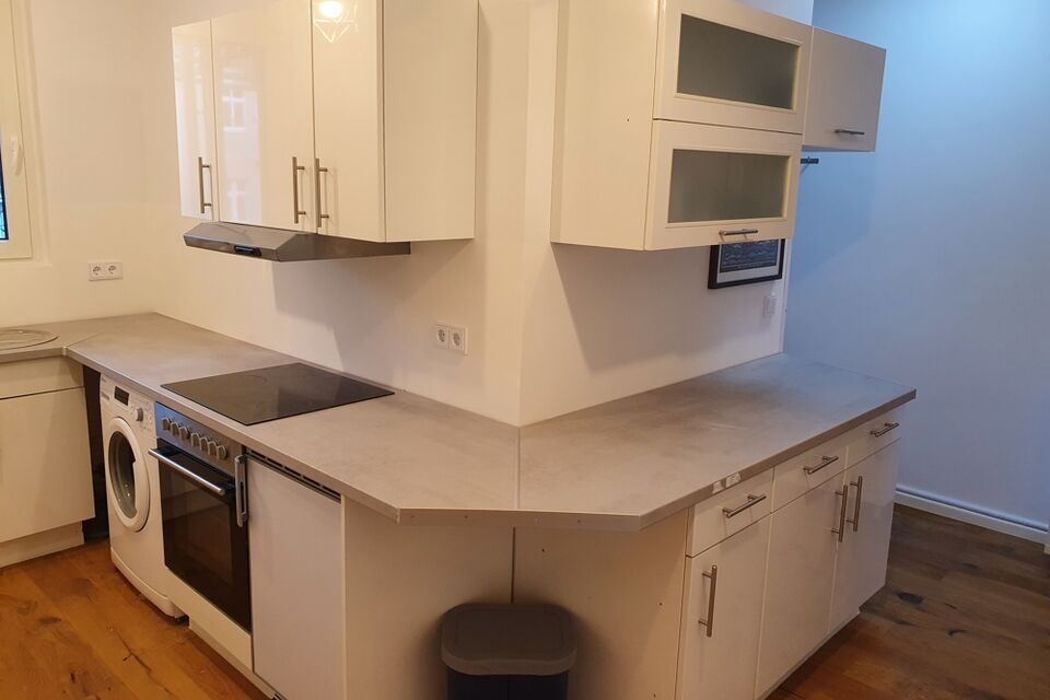Furnished apartment, kitchen with corner layout and built-in appliances in Berlin Kreuzberg