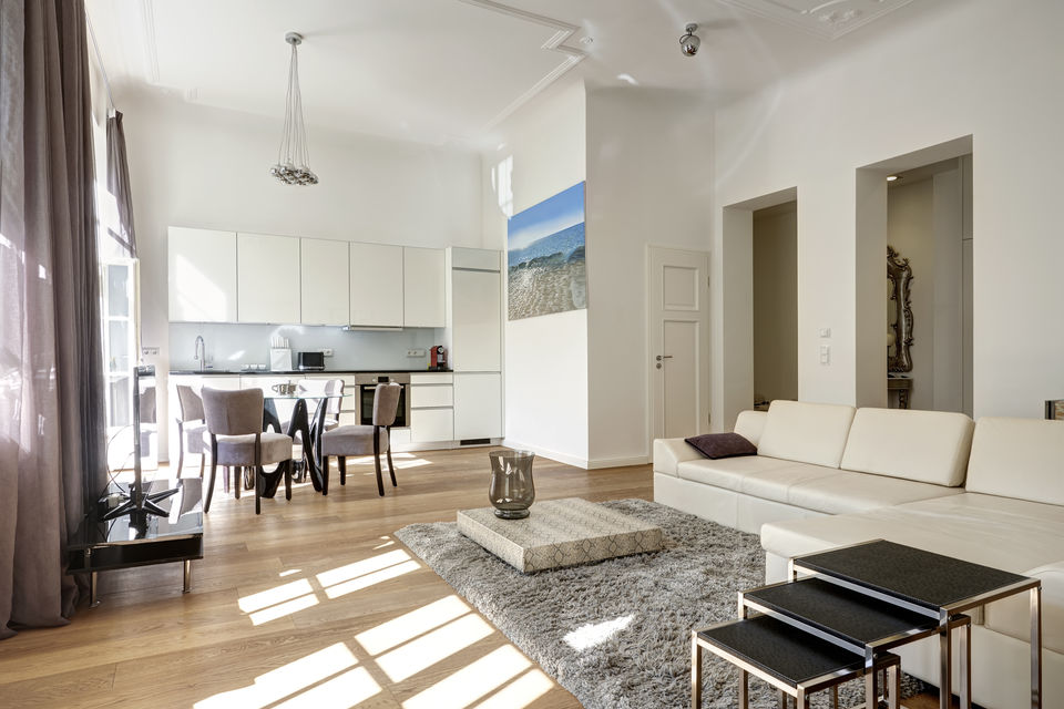 Furnished apartment, living room with wooden flooring in Berlin Charlottenburg