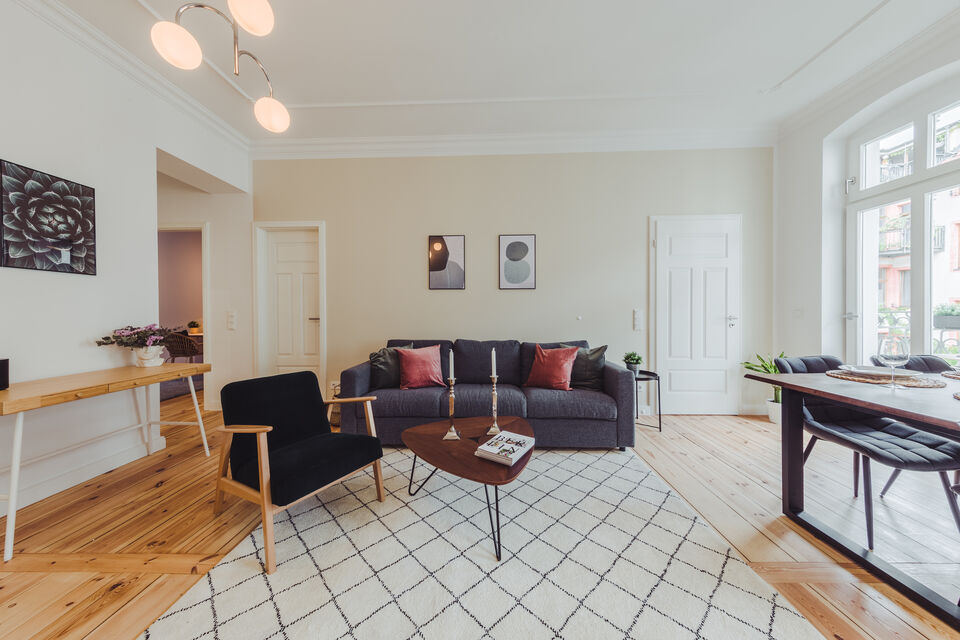Furnished apartment, living room with wooden flooring in Berlin Prenzlauer Berg