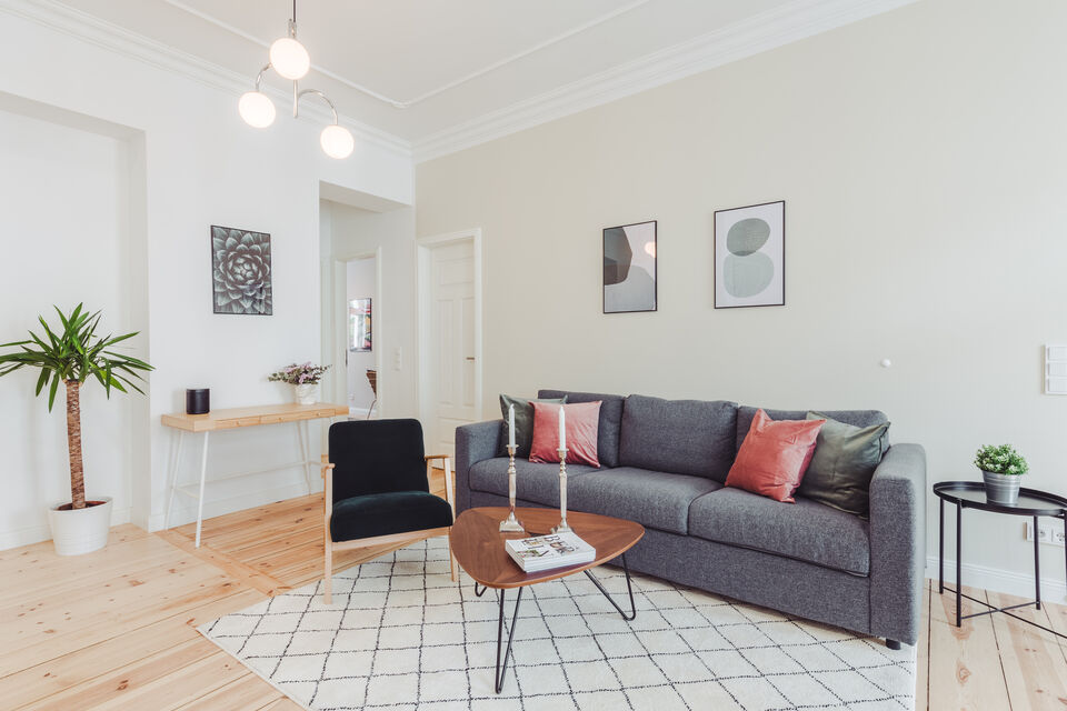 Furnished apartment, living room with wooden flooring in Berlin Prenzlauer Berg