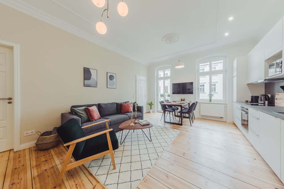 Furnished apartment, living room with wooden flooring in Berlin Prenzlauer Berg