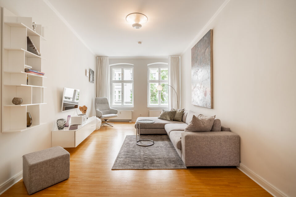 Furnished apartment, living room with parquet flooring in Berlin Mitte
