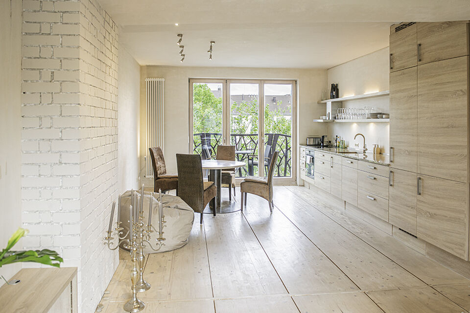 Furnished apartment, kitchen with balcony access in Berlin Schöneberg