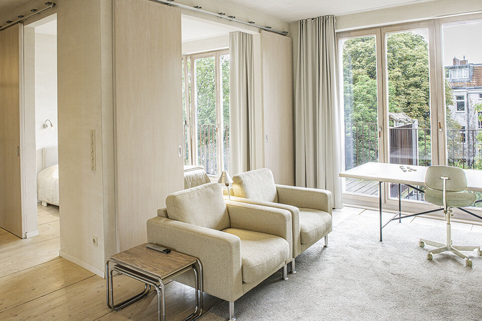 Furnished apartment, living room with balcony access in Berlin Schöneberg