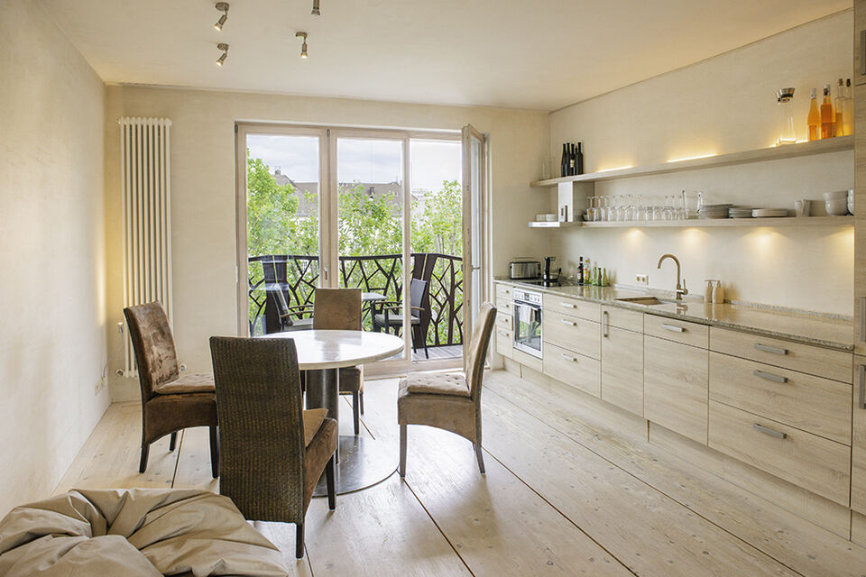 Furnished apartment, kitchen with balcony access in Berlin Schöneberg