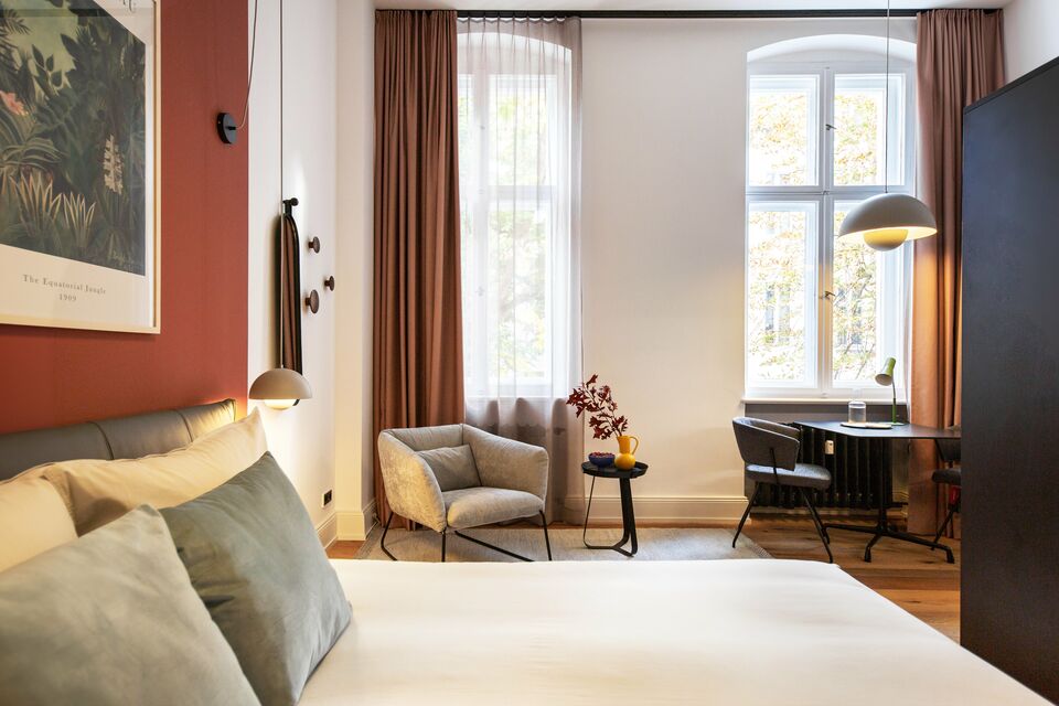 Furnished apartment, bedroom with bay window in Berlin Charlottenburg