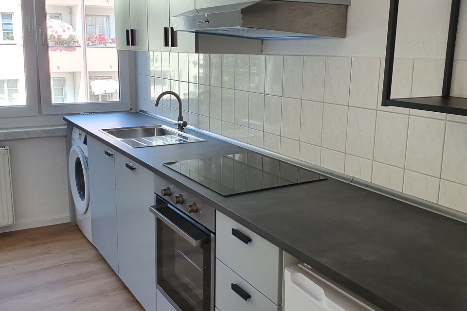 Furnished apartment, kitchen with washing machine in Berlin Treptow-Köpenick