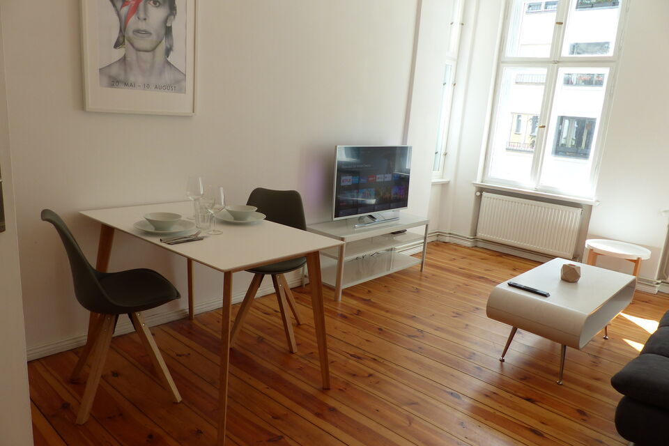 Furnished apartment, living room with wooden flooring in Berlin Rummelsburg