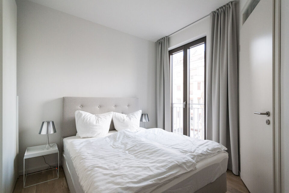 Furnished apartment, bedroom 1 with balcony access in Berlin Mitte