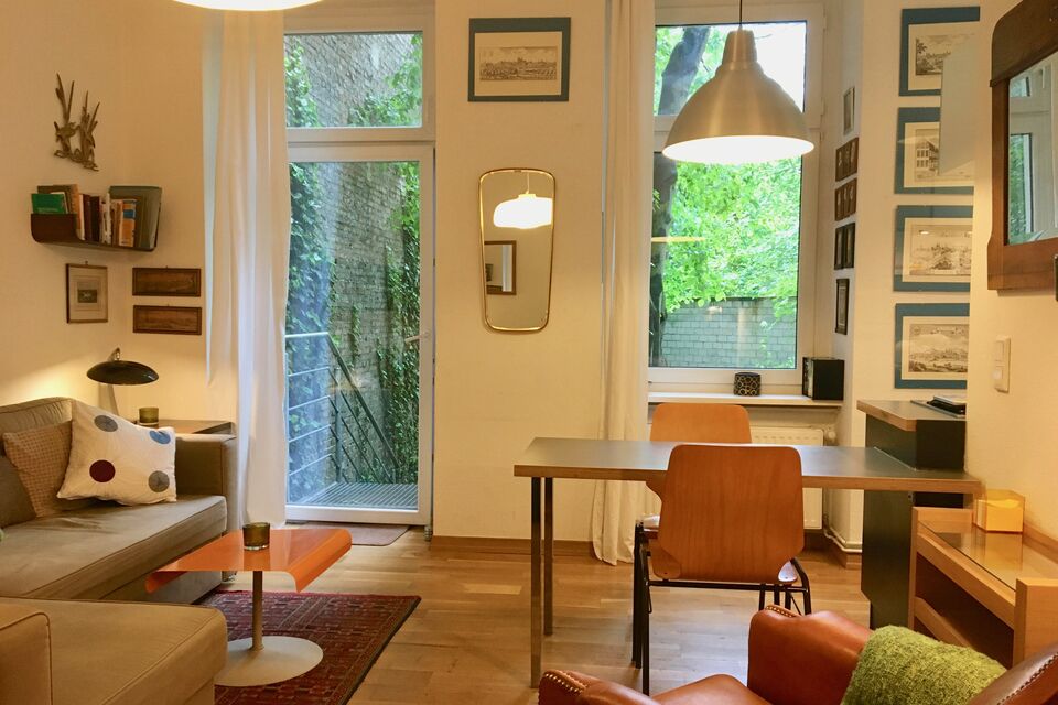 Furnished apartment, living room with garden view in Berlin Schöneberg