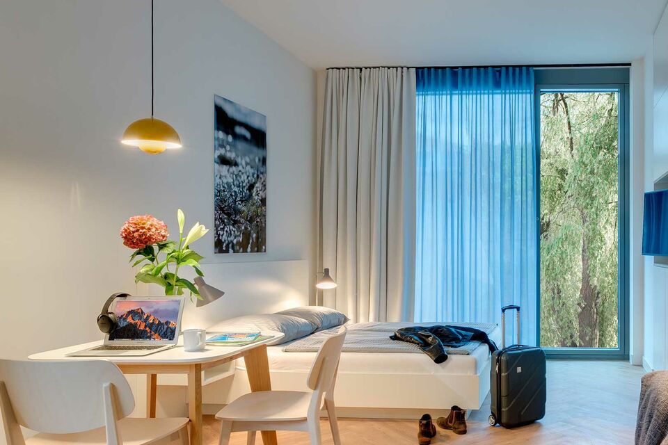 Serviced apartment, bedroom with balcony access in Berlin Charlottenburg