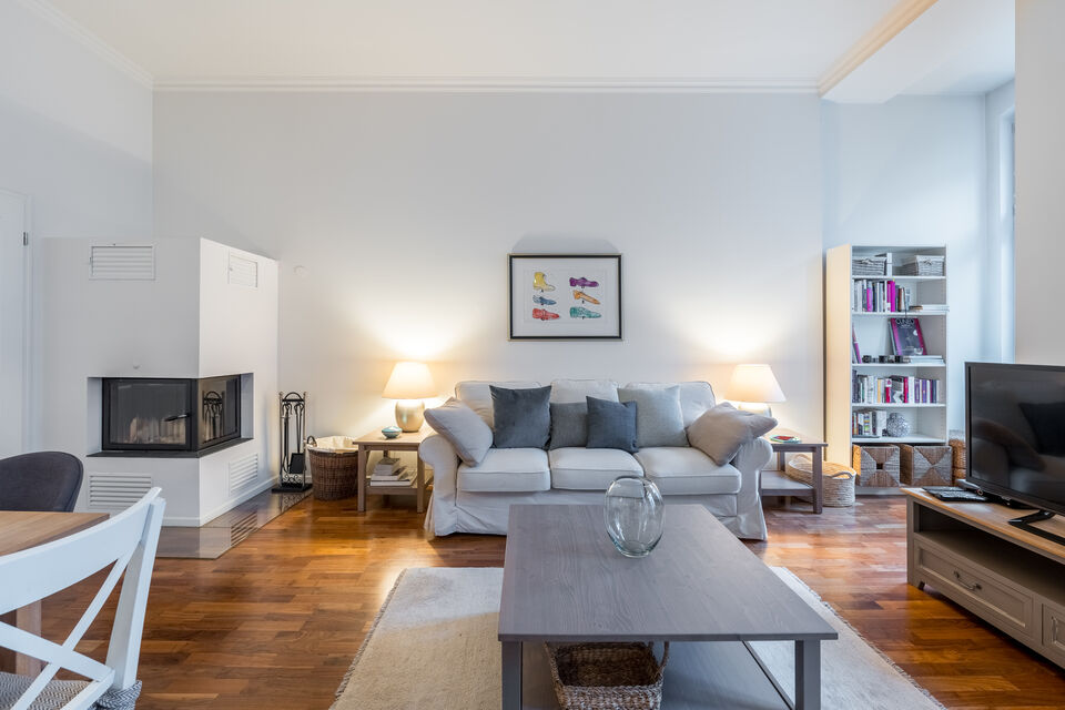 Furnished apartment, living room with fireplace in Berlin Mitte