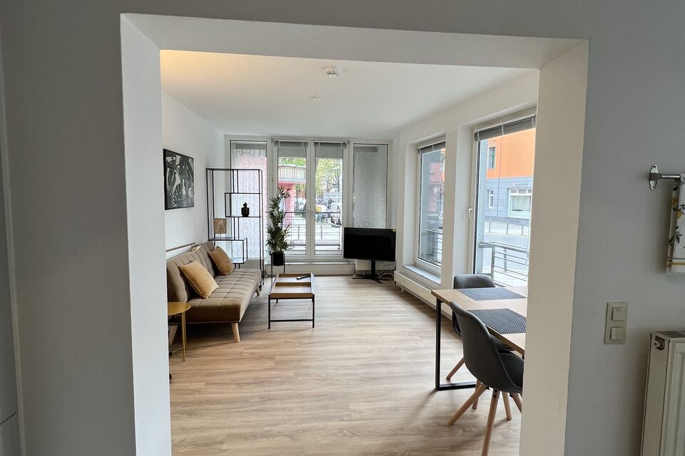 Furnished apartment, living room with balcony access in Berlin Schöneberg