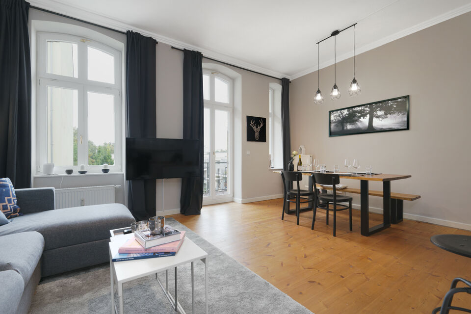 Furnished apartment, living room with dining area in Berlin Mitte