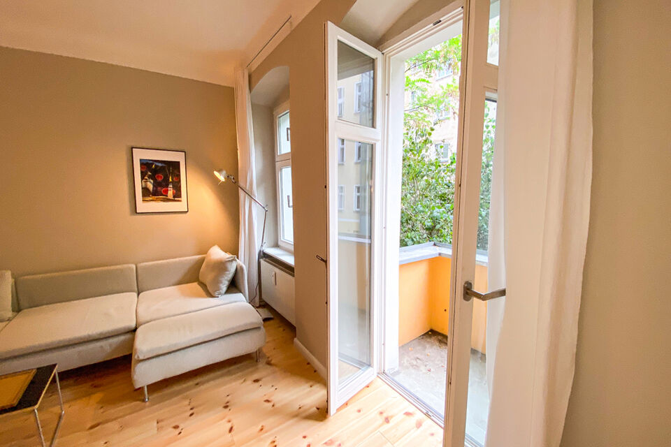 Furnished apartment, living room with balcony access in Berlin Pankow