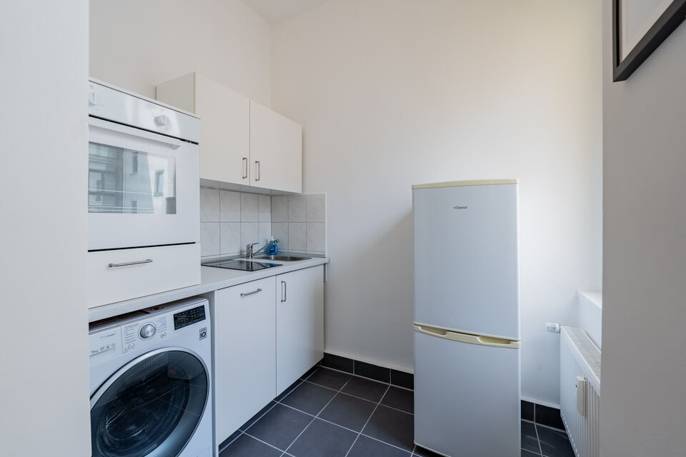 Furnished apartment, kitchen with washing machine in Berlin Kreuzberg