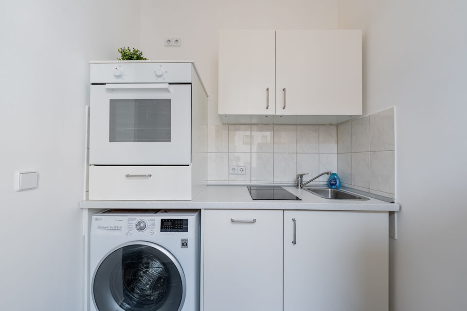 Furnished apartment, kitchen with washing machine in Berlin Kreuzberg