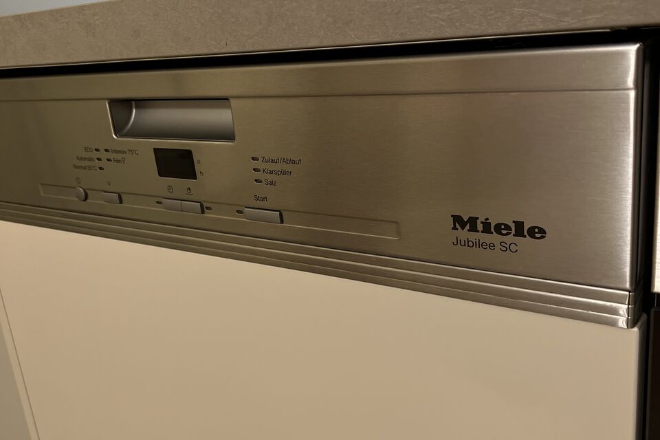 Furnished apartment, kitchen with Miele dishwasher in Berlin Wilmersdorf