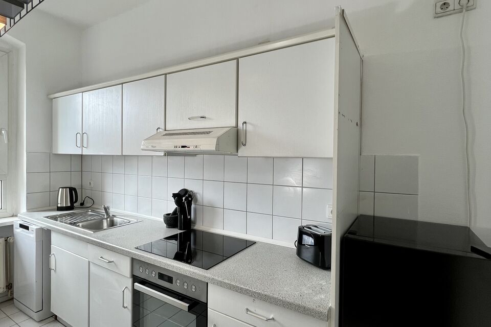Möblierte Wohnung, Küche mit Induktionskochfeld in Berlin Friedrichshain