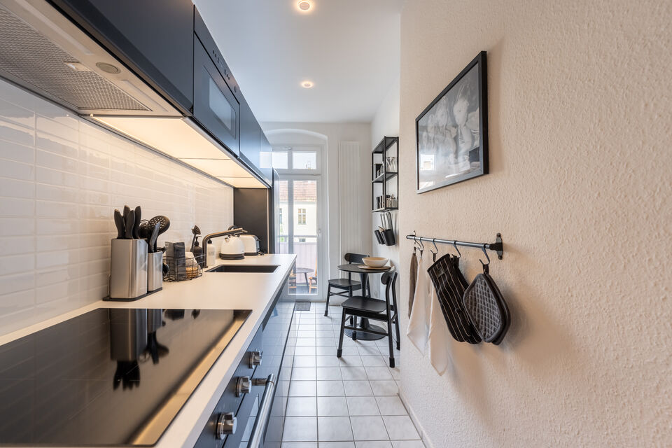 Möblierte Wohnung, Küche mit moderner Küchenzeile in Berlin Friedrichshain