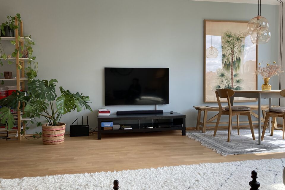 Furnished apartment, living room with wooden flooring in Berlin Mitte