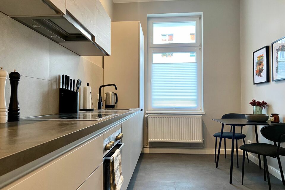 Furnished apartment, kitchen with dining area in Berlin Charlottenburg