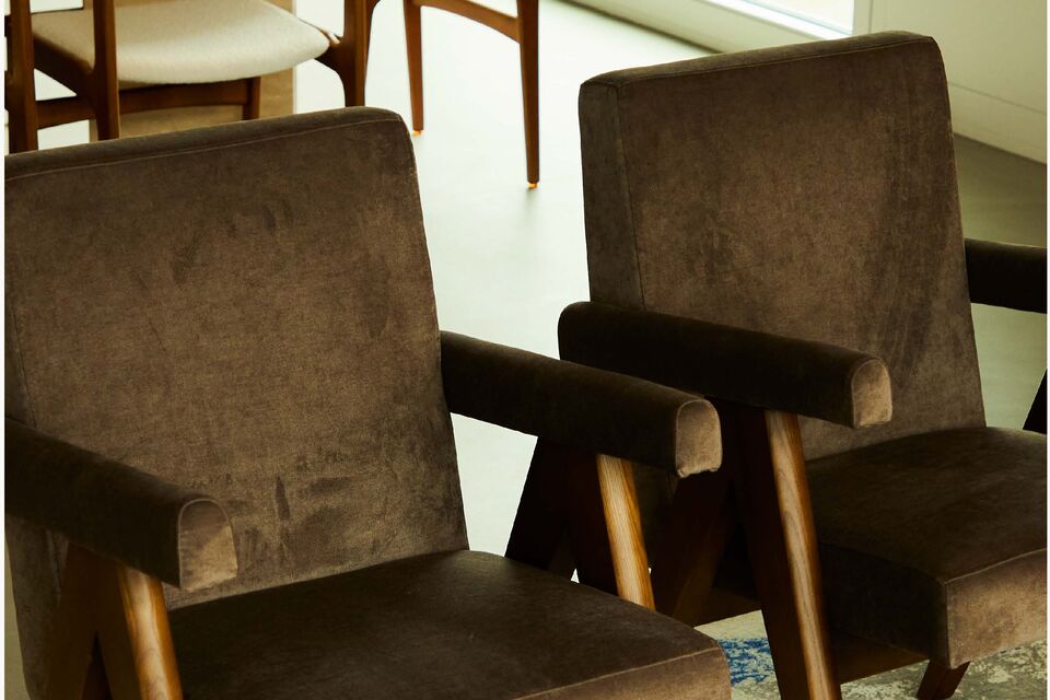Furnished apartment, living room with vintage armchairs in Berlin Mitte