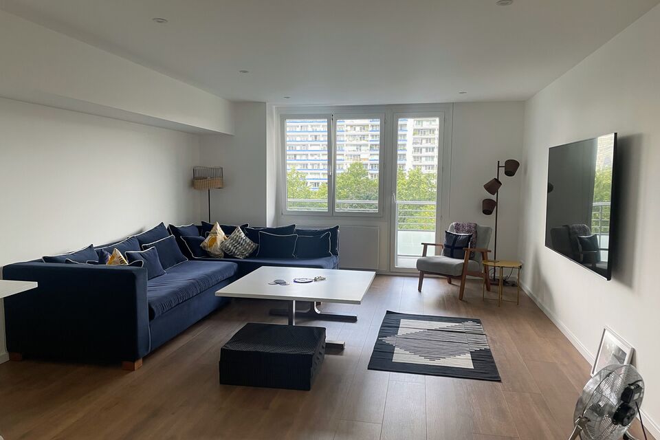 Furnished apartment, living room with balcony access in Berlin Mitte