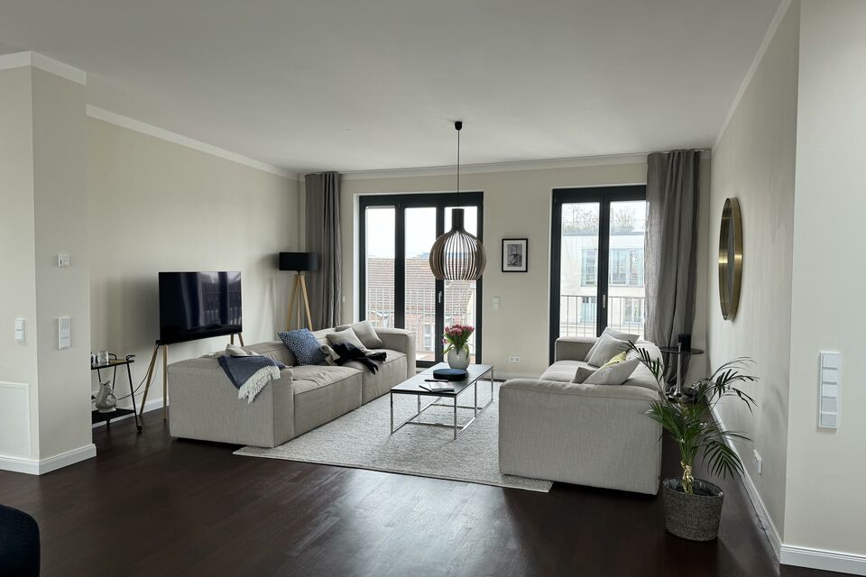 Furnished apartment, living room with balcony access in Berlin Mitte