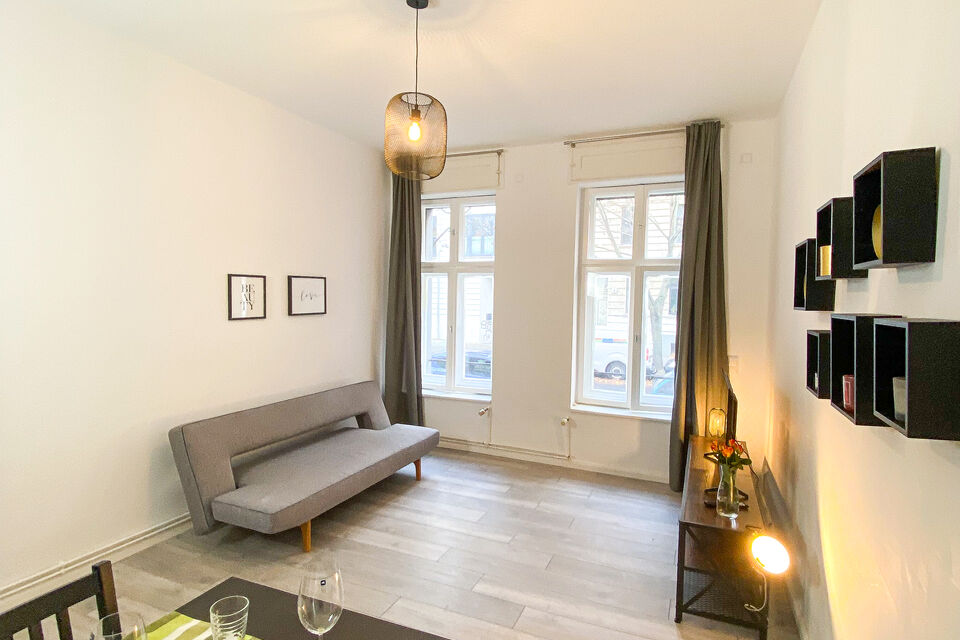 Furnished apartment, living room with balcony access in Berlin Friedrichshain