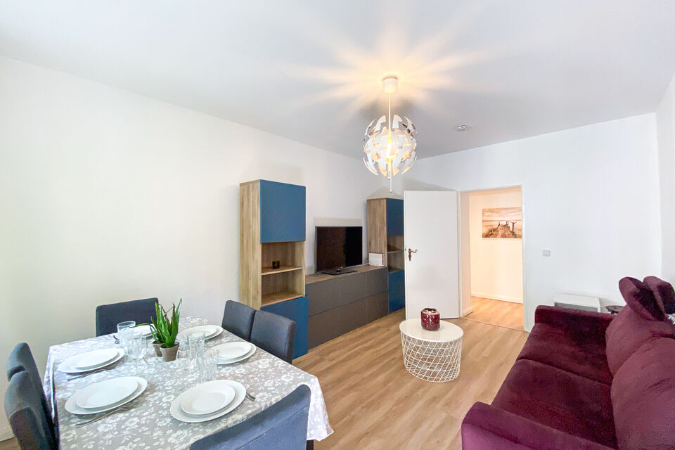 Furnished apartment, living room with modern built-in kitchen in Berlin Weißensee