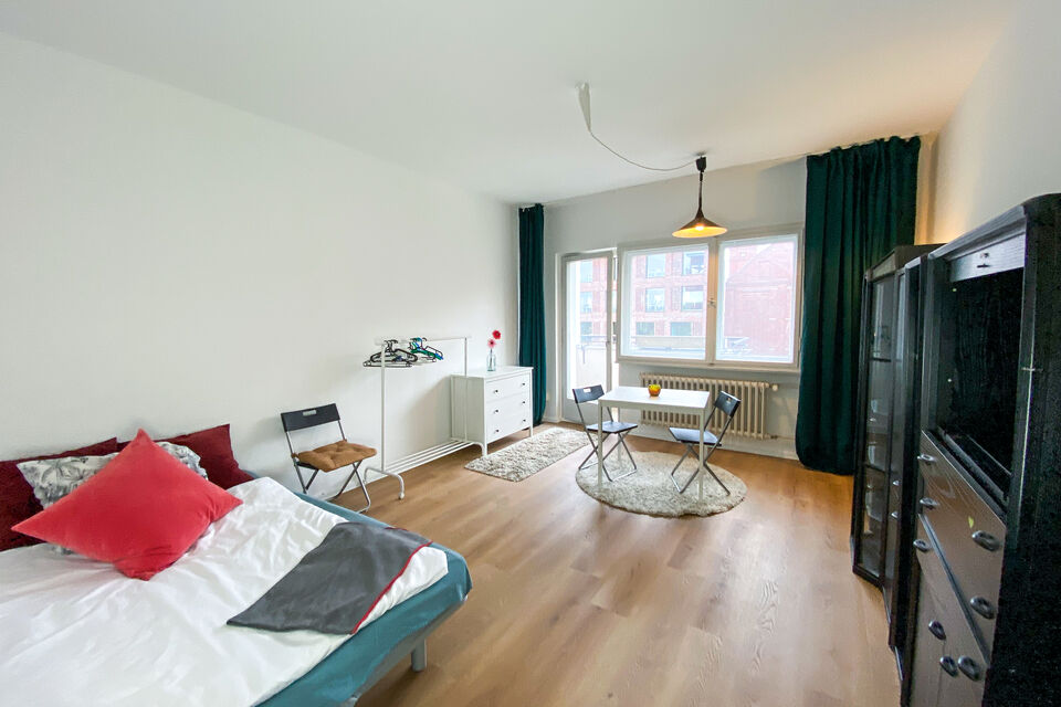 Furnished apartment, bedroom with balcony access in Berlin Charlottenburg