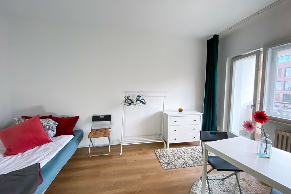 Furnished apartment, bedroom with balcony access in Berlin Charlottenburg