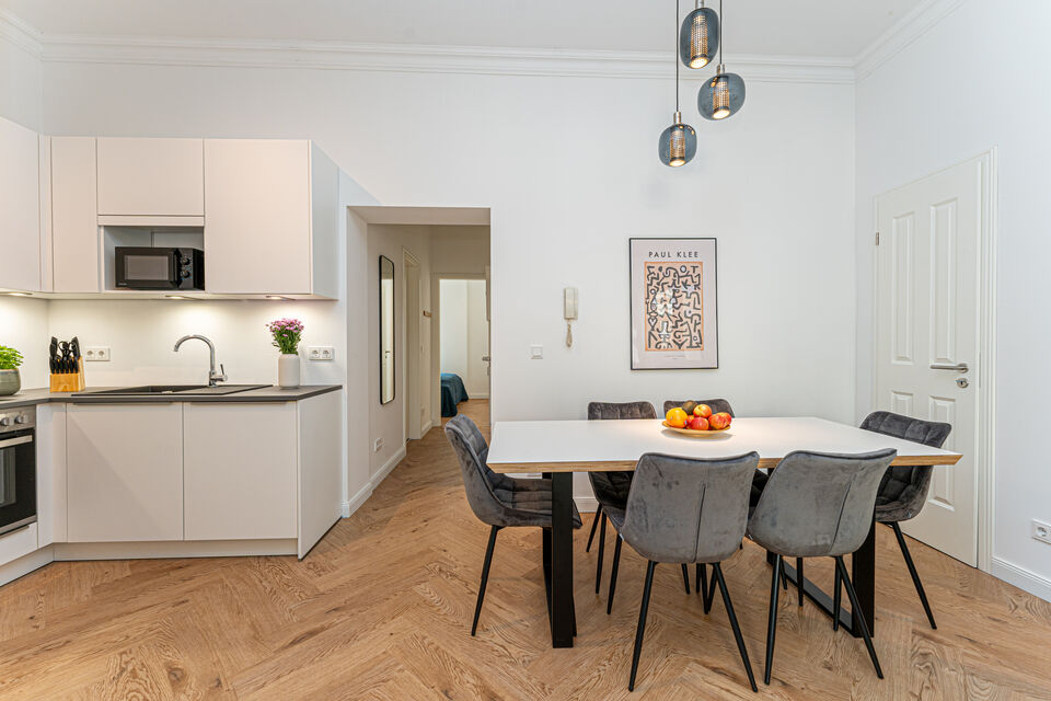Furnished apartment, dining room with open kitchen in Berlin Treptow-Köpenick
